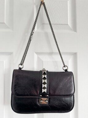 Valentino Garavani Glam Lock Bag in Black